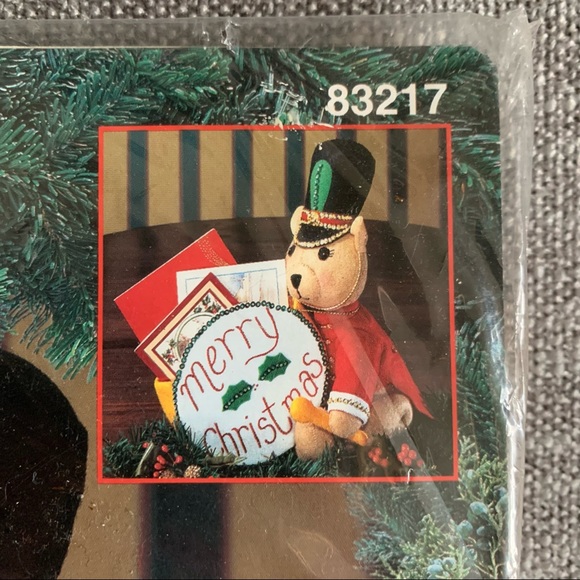 Bucilla Little Drummer Bear Christmas Card Holder Felt Kit 12”x10” Vintage - Picture 6 of 10